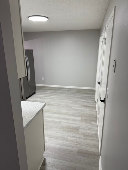 Building Photo - 4084 Stillwood Dr