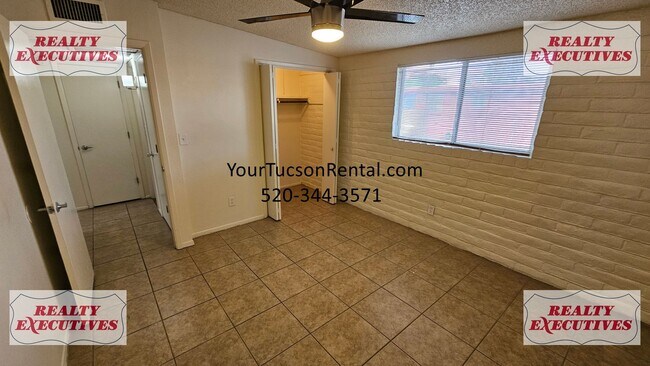 Building Photo - Country Club & Fort Lowell area - 2 Beds 1 bath with AC