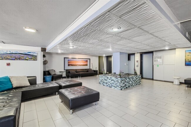 Building Photo - Stylish Downtown Denver Condo – Fully Furnished & Available Now!