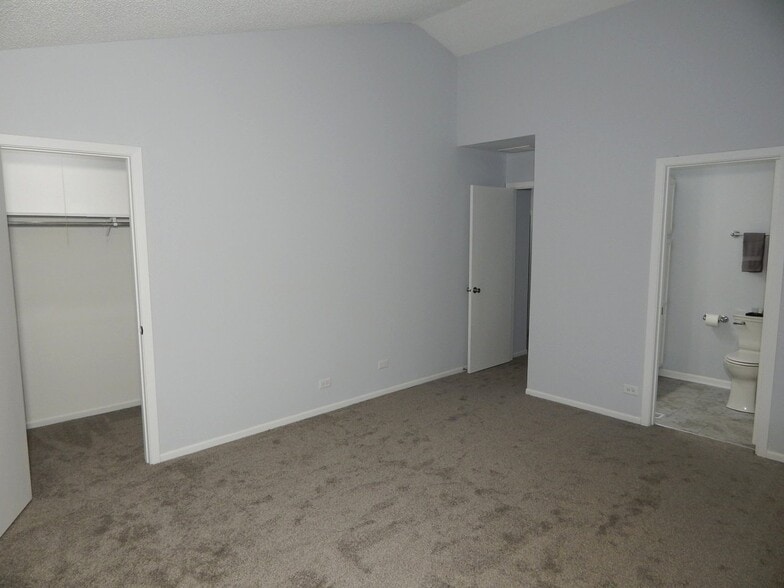 Building Photo - 2812 Springdale Cir