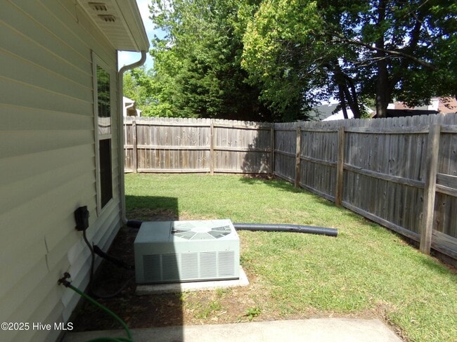 Building Photo - 119 Gooding Dr