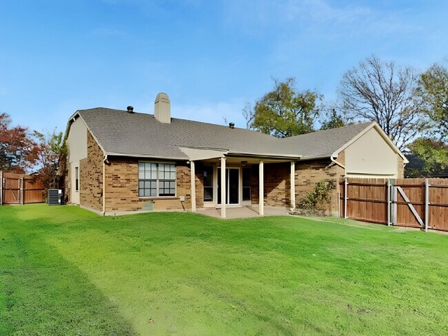 Building Photo - 1056 Twin Falls Dr