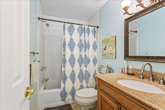 Building Photo - ATTRACTIVE AND BRIGHT LUXURY TOWNHOME IN W...