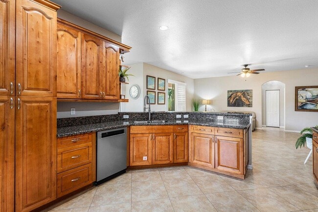 Building Photo - 2999 Dovedale Ct
