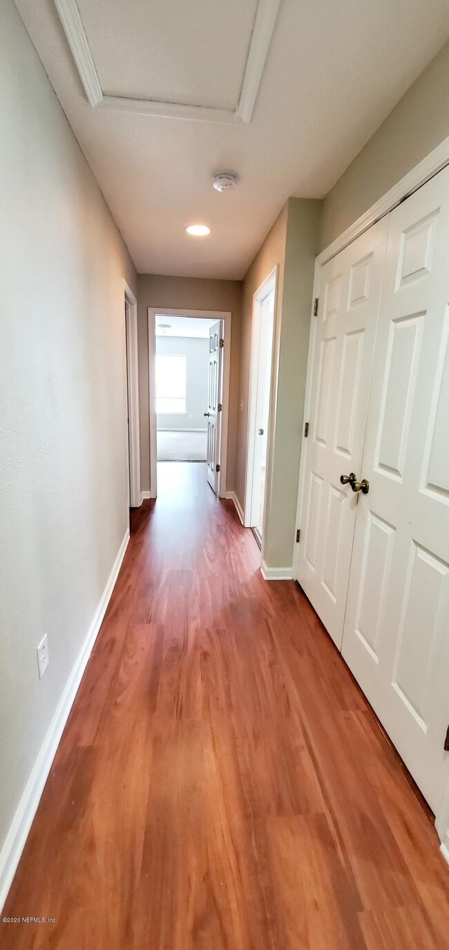 Building Photo - 1500 Calming Water Dr