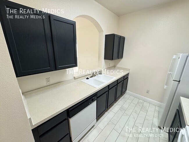 Building Photo - 13512 Turtle Marsh Loop