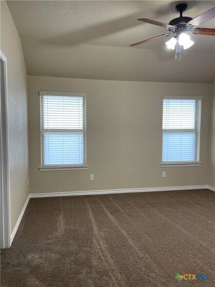 Building Photo - 1713 Risen Star Ln