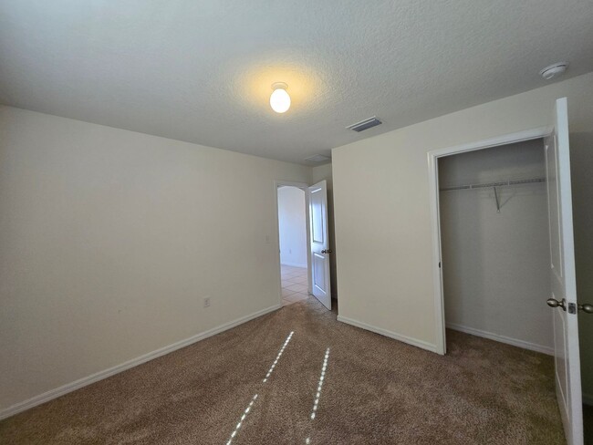 Building Photo - 4  bedroom 2 bath Home for Rent  in the He...