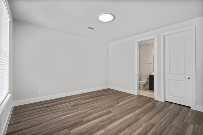 Building Photo - 8115 Bromley Dr