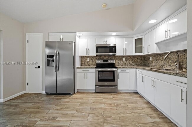 Building Photo - 12246 SW 116th Ln