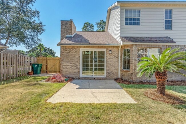 Building Photo - 3 Bedroom in Bluewater Bay!