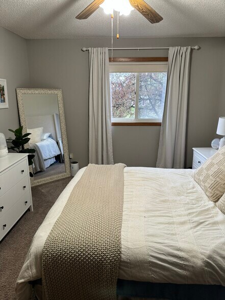 Building Photo - 6511 Upper 22nd St N