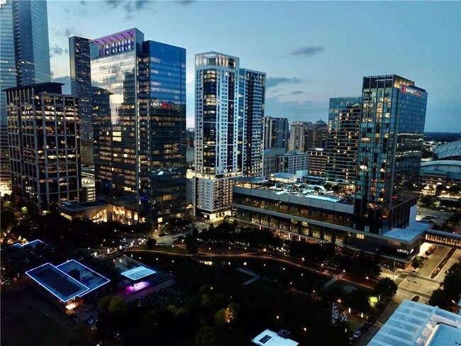 Building Photo - 807 Crawford St