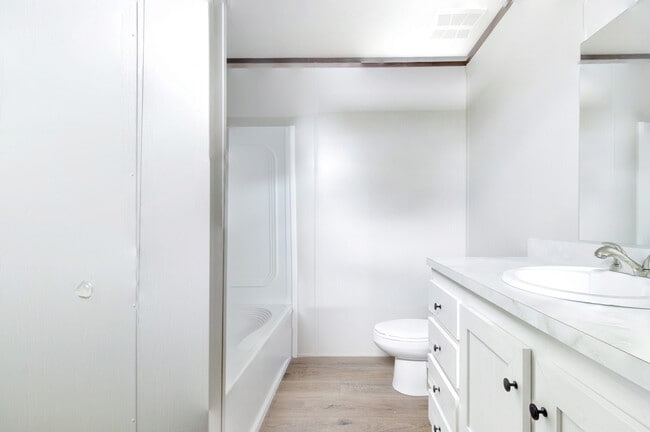 Building Photo - 750 Silent Valley Rd