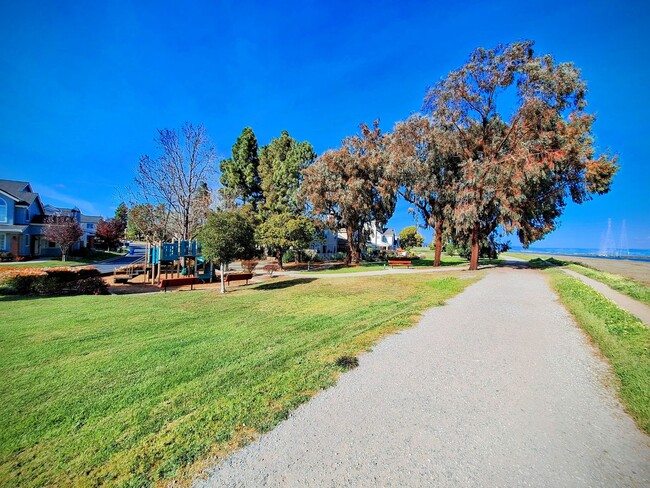 Building Photo - 802 Schooner Bay Dr