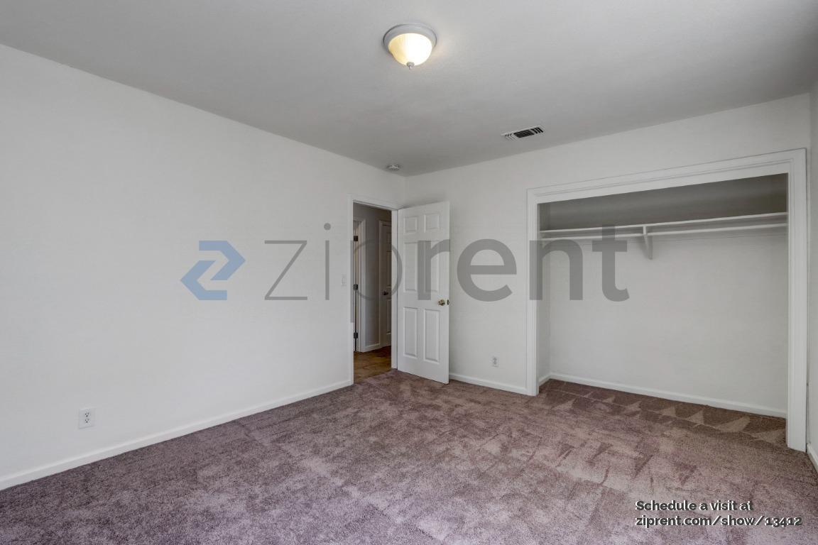Building Photo - 3809 12th Ave