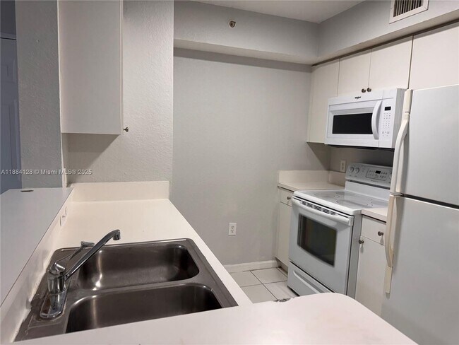 Building Photo - 15400 SW 284th St