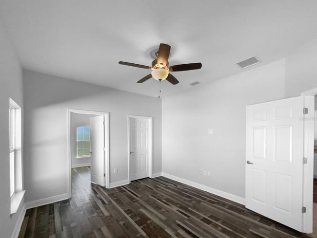 Building Photo - 1045 James Dr