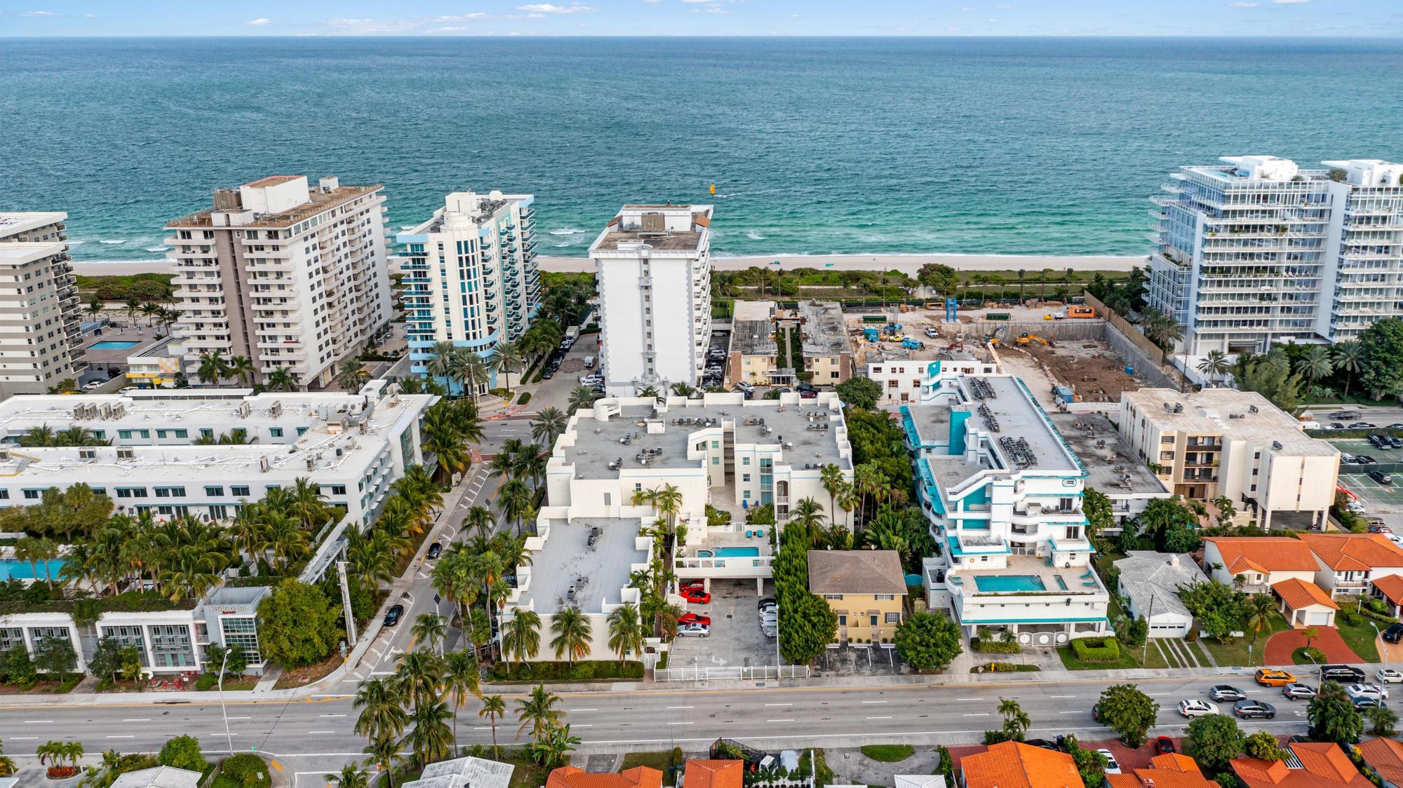 Building Photo - 9172 Collins Ave