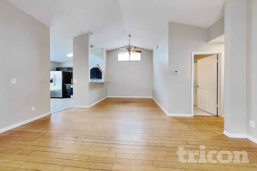 Building Photo - 13344 Laraway Dr