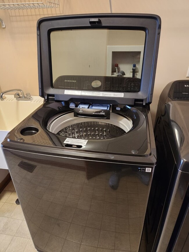 Building Photo - 217 Wimbledon Pl