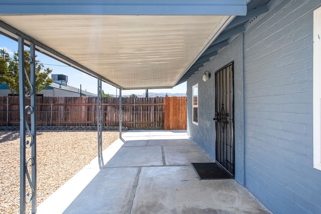Building Photo - 10642 Coloma St