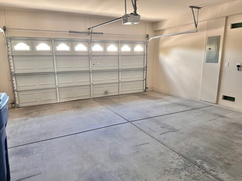 Building Photo - 2603 Solera Moon Dr