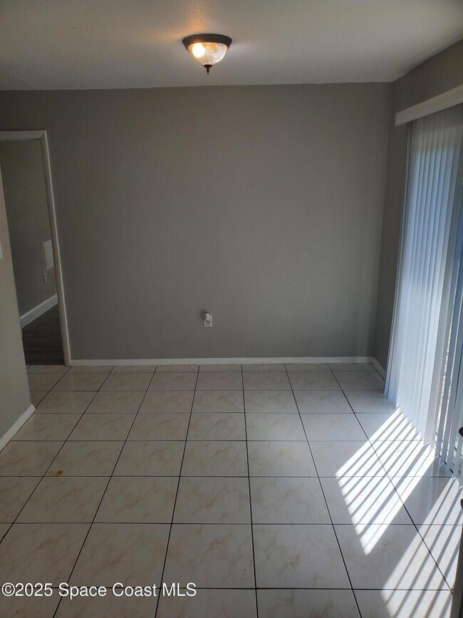 Building Photo - 1105 Santa Rosa Dr