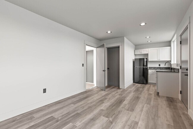 Building Photo - 204 Fletching Way