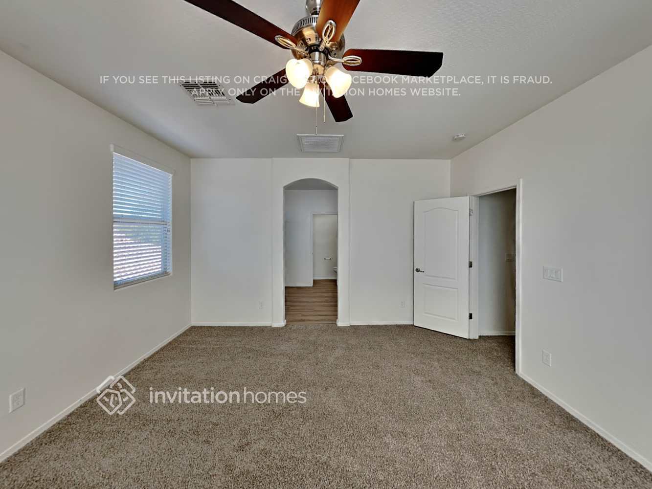 Building Photo - 17585 W Lilac St