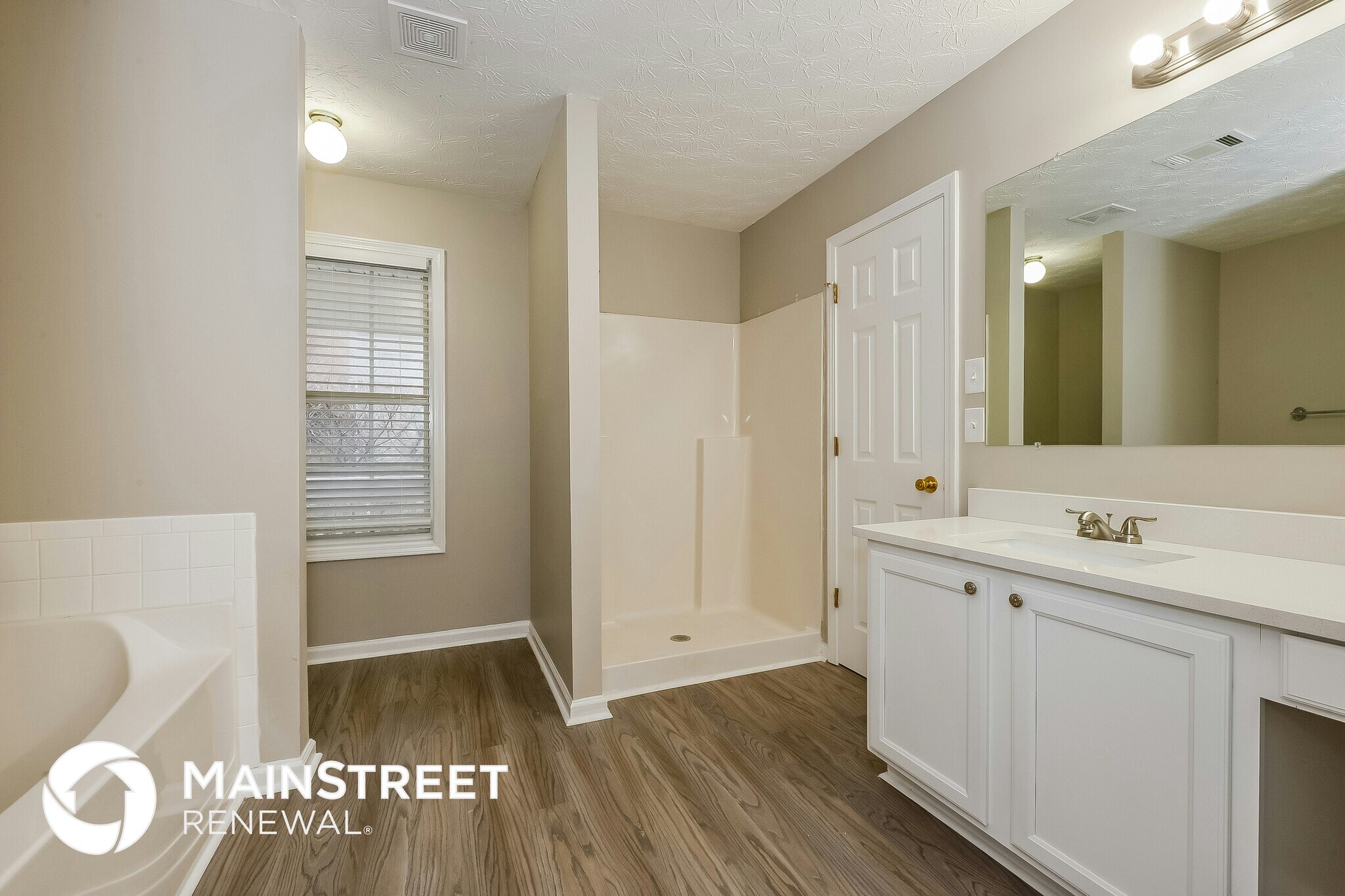 Building Photo - 628 Shadow Lake Dr