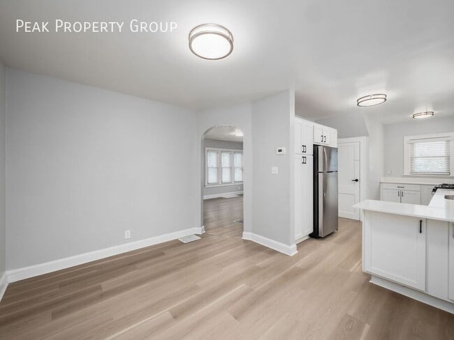 Building Photo - 1000 King Ave