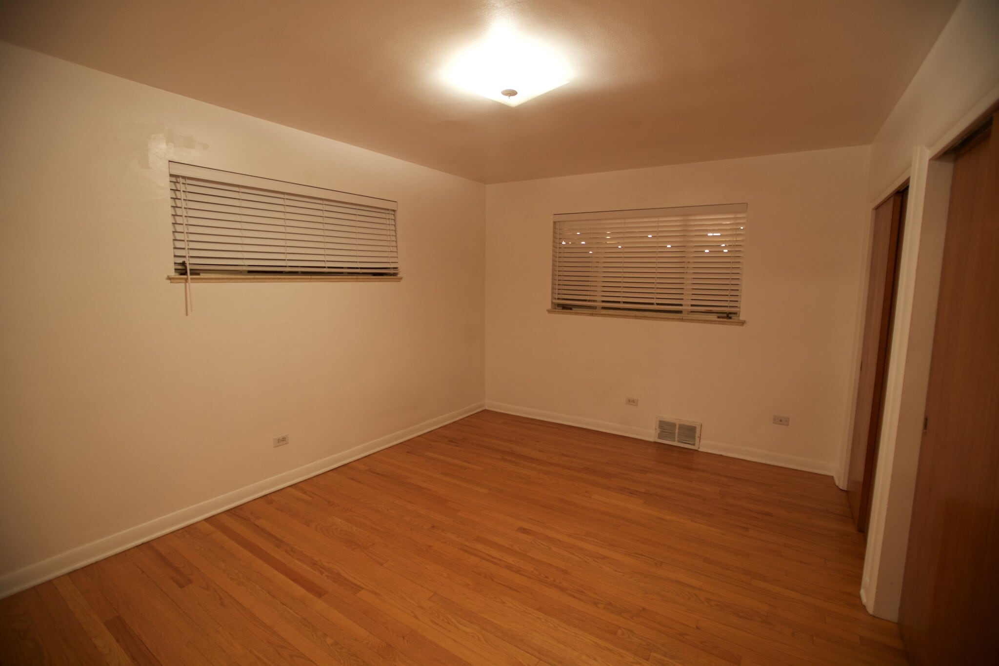 Building Photo - 145 Ivanhoe St