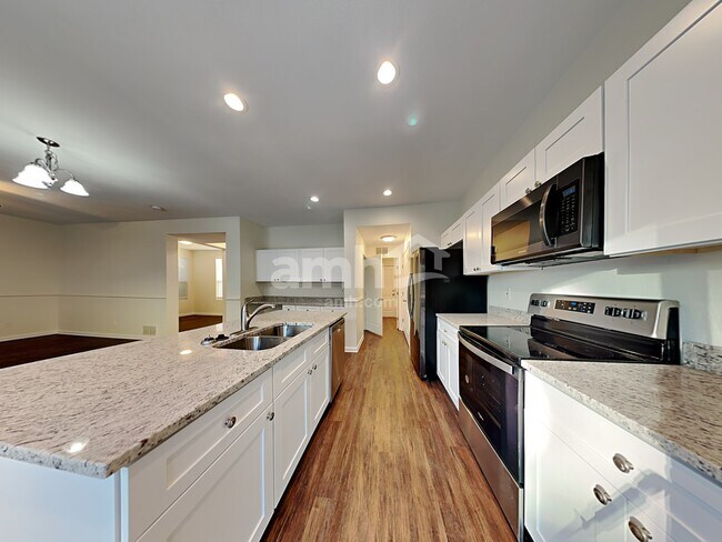 Building Photo - 6594 Abbeywood Dr