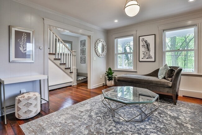 Building Photo - 107 Greenwood St