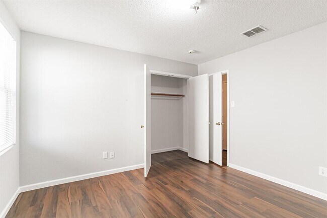 Building Photo - 3335 Lipizzan Dr