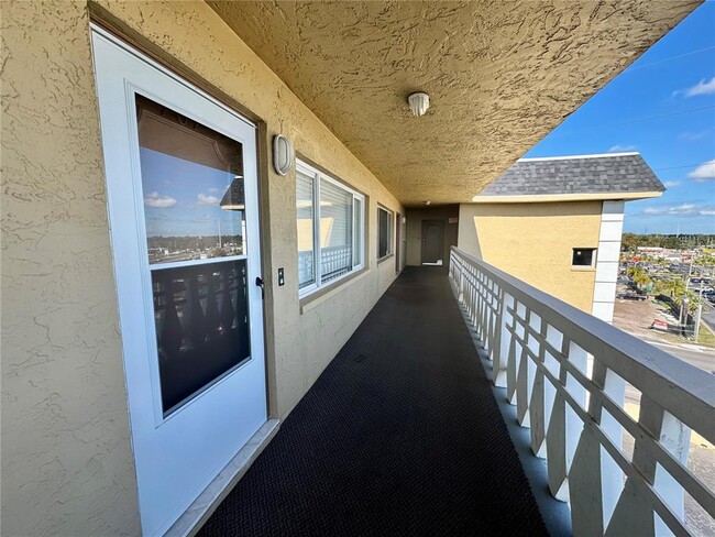 Building Photo - 8950 Park Blvd