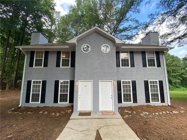 Primary Photo - 2012 Oakwood Dr