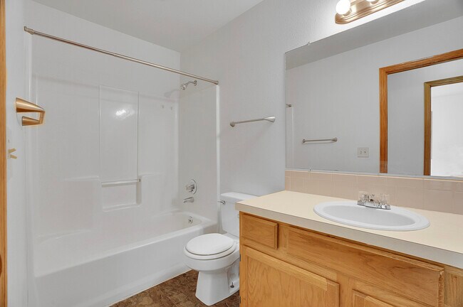 Building Photo - 866 S Buckeye Dr