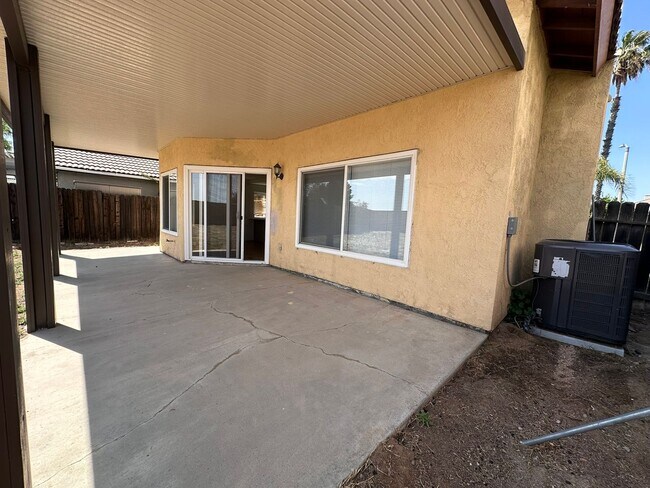 Building Photo - 3bd/2ba House (Moreno Valley)