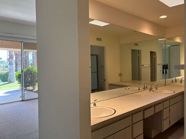 Building Photo - Indian Wells CC  For Rent!