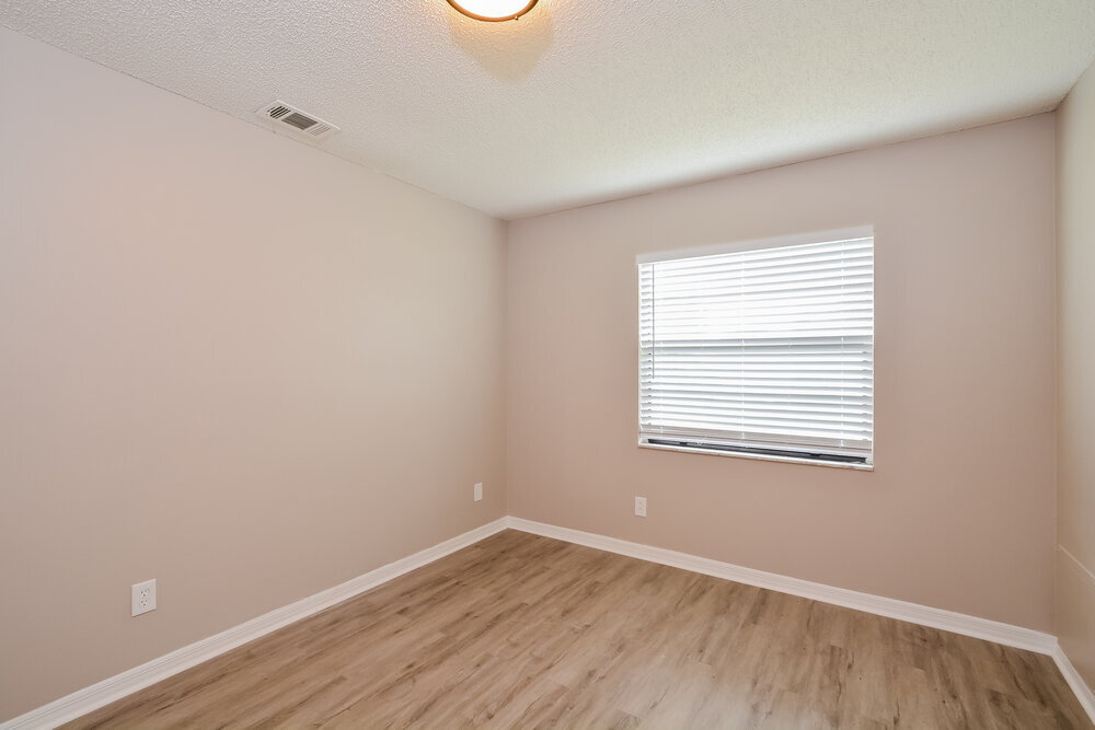 Building Photo - 245 Bridle Path