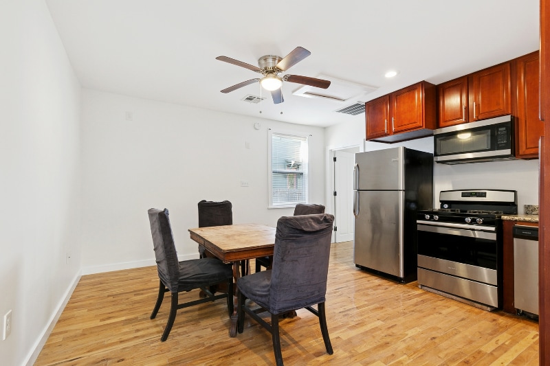 Building Photo - 1831 St Ann St.