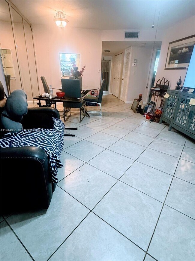 Building Photo - 8590 Sunrise Lakes Blvd