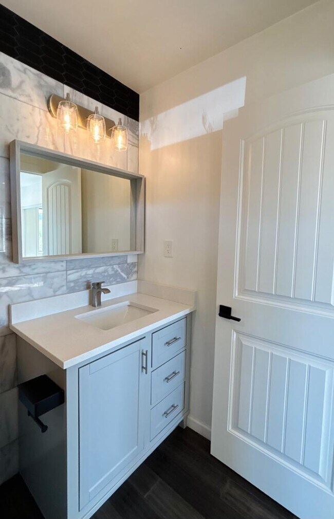 Building Photo - 1750 W Pearce Rd