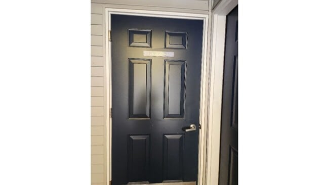 Building Photo - 907 S State St