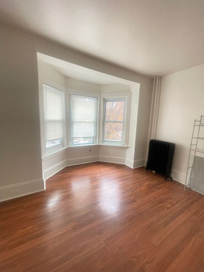 Building Photo - 204 S Ann St