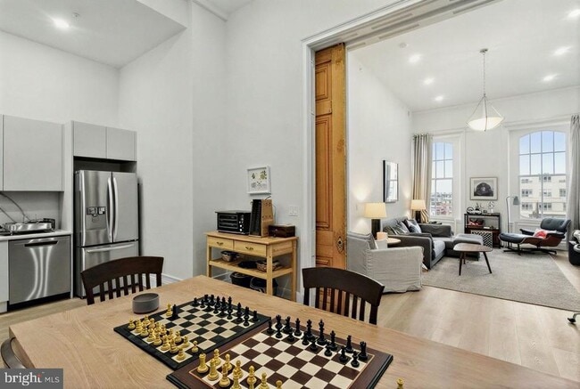 Building Photo - 1824 Chestnut St