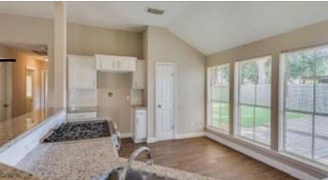 Building Photo - 15827 Roxton Ridge Dr