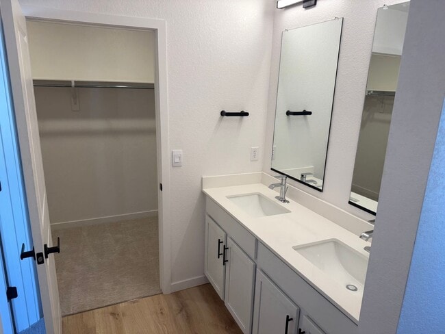 Building Photo - Stunning New Build Townhome in Denver 3 Bed 2.5 Bath 1,514 Sq. Ft. $500 MOVE IN SPECIAL